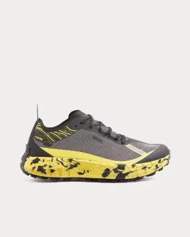 001 Black / Yellow Running Shoes